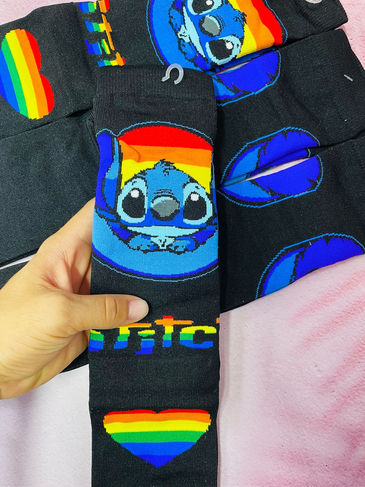 MEDIAS LARGAS PERSONAJES